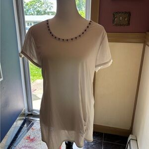 Simply Vera Vera Wang Off white Lace arms & neck, under diamond looking buttons